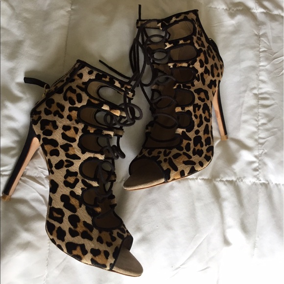 Zara Shoes - Zara basic heels.