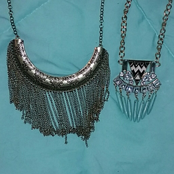 Two Statement necklaces - Picture 3 of 3