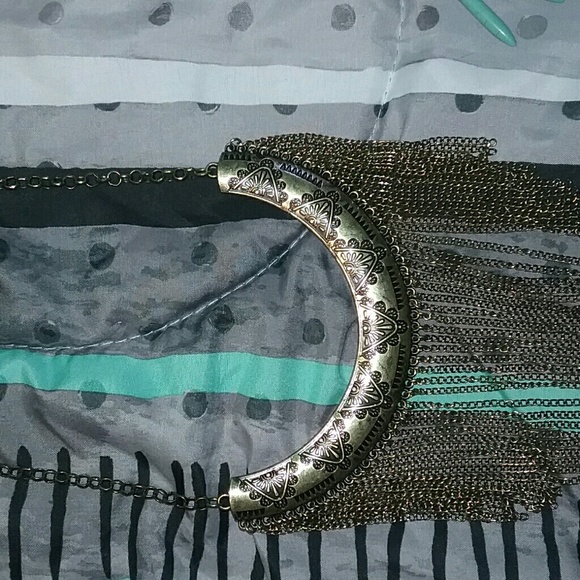 Two Statement necklaces - Picture 2 of 3