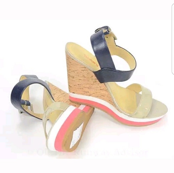 $120 Luxury Rebel Open Toe Platform Sandals - Picture 1 of 4