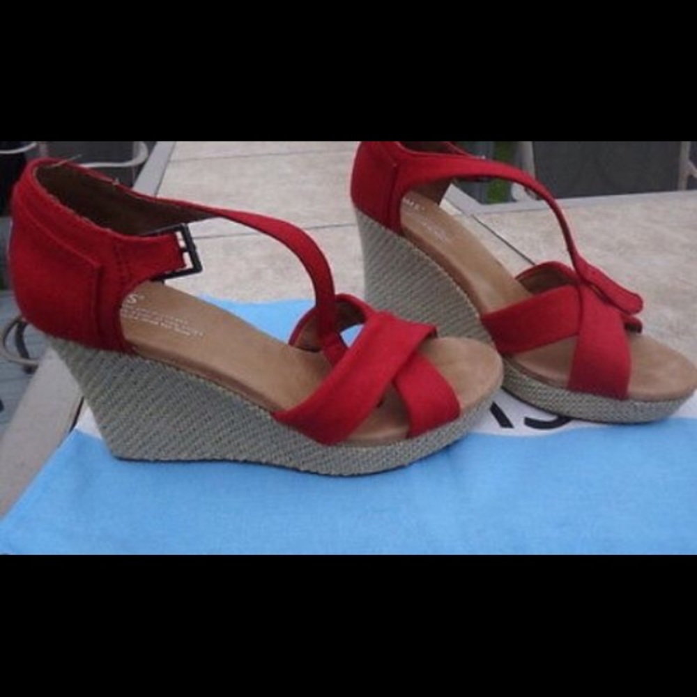 Tom wedges