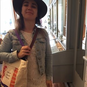 Meet your Posher, Lisa