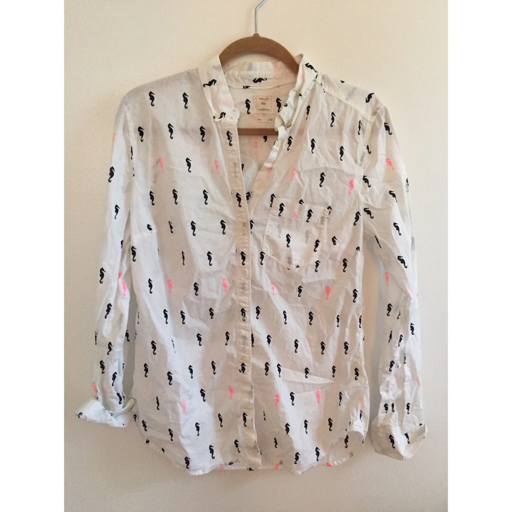🌊🌊 GAP SEAHORSE BUTTON UP TOP 🌊🌊