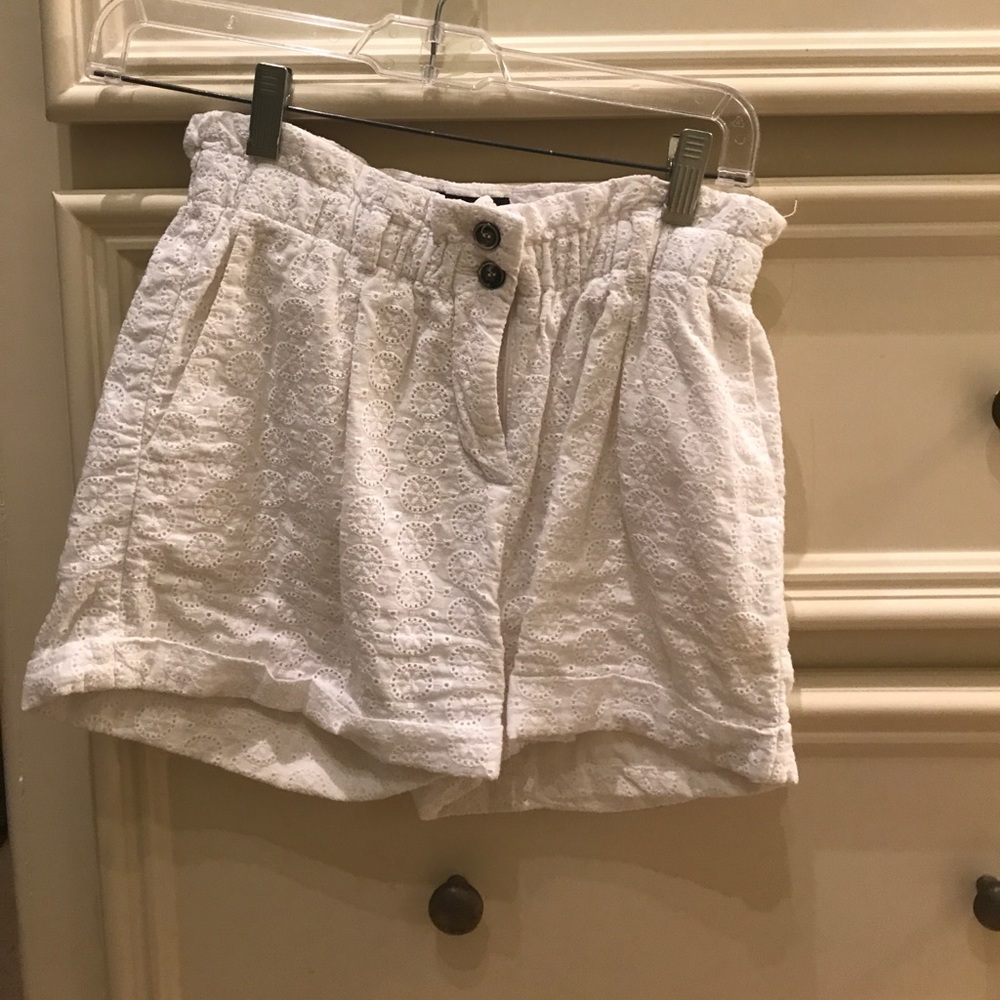 High waisted lace embroidered shorts