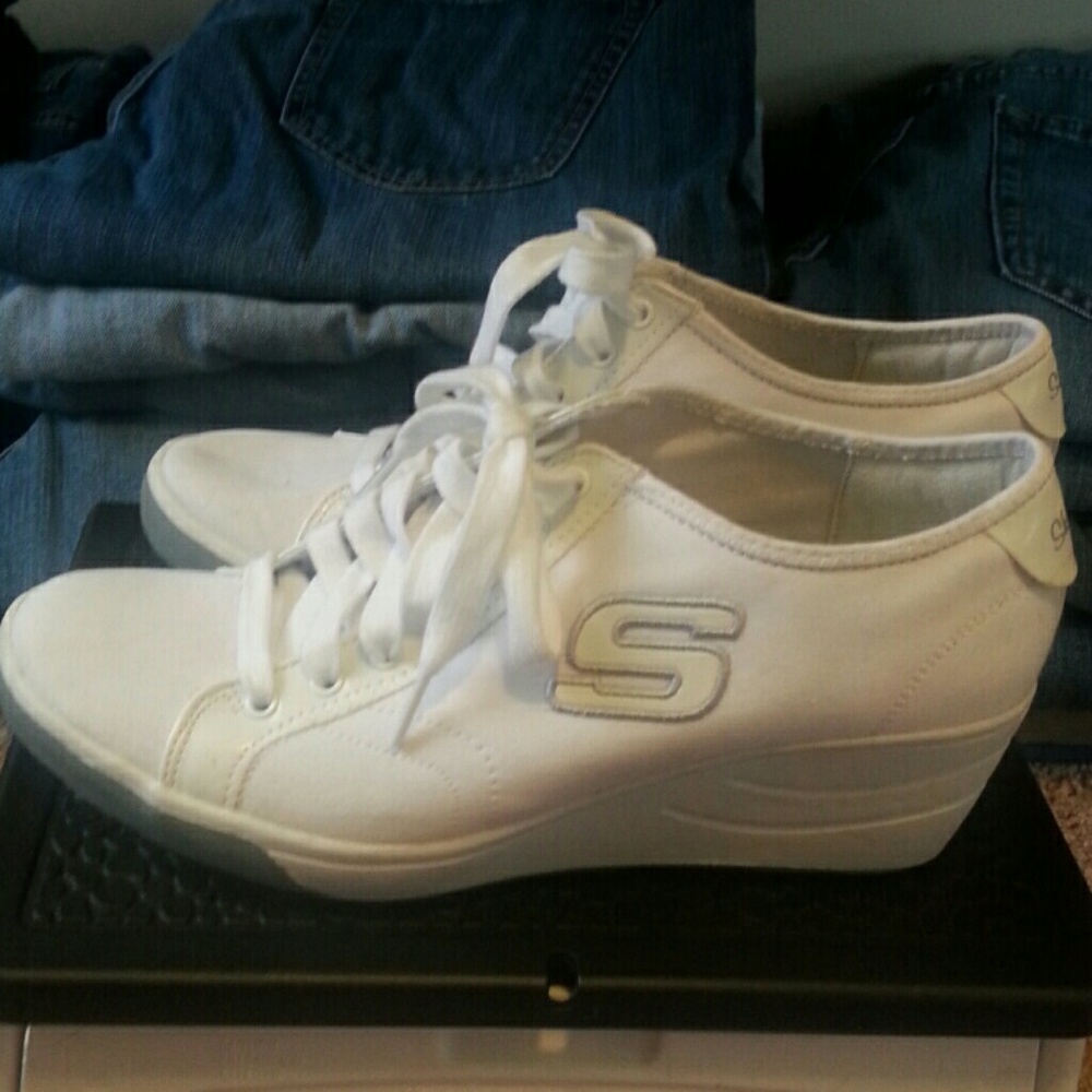Skechers wedge sneakers white canvas women's 11