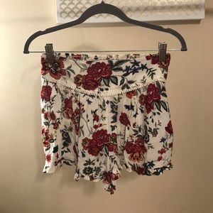 American Eagle Floral Flowy Shorts