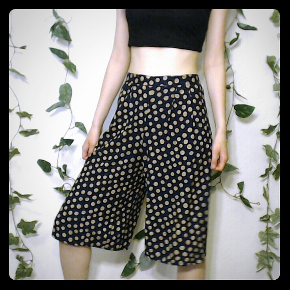 No Brand Pants - 🌙VINTAGE Cute Polka-Dot High Waisted Capri!🌙