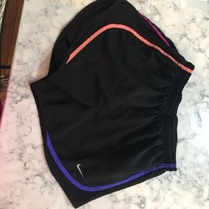 Nike women's tempo running short - small