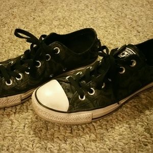 Black with grey rose Converse