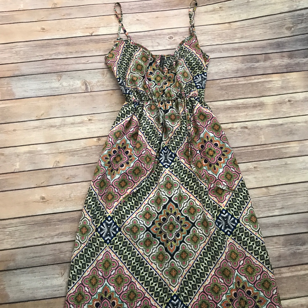 Closing shop 🚫 Pattern maxi dress