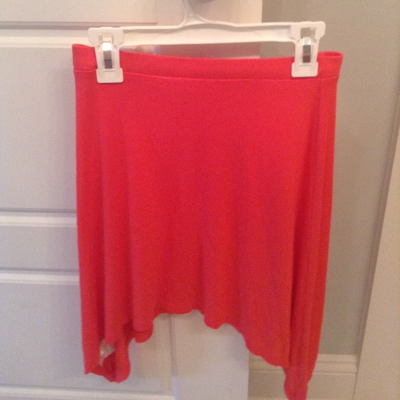 Coral/Red skirt - Picture 2 of 4