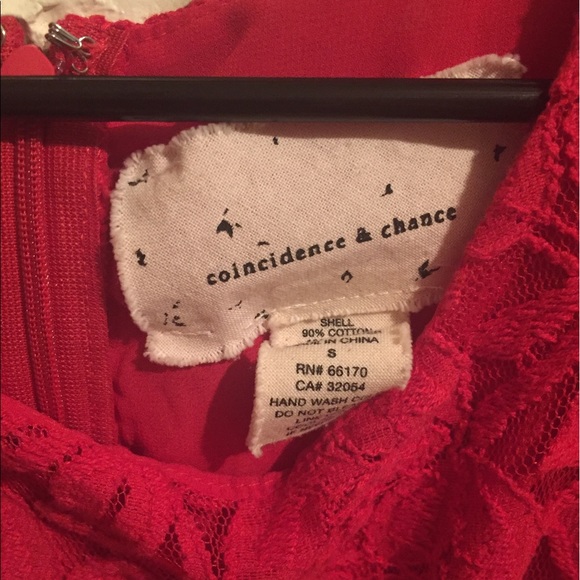 Red lace cocktail dress - Picture 3 of 3