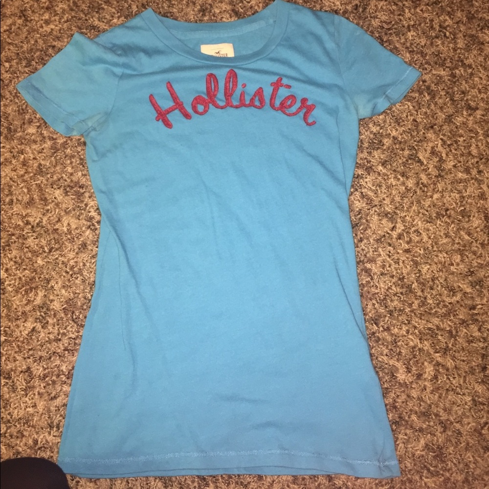 Hollister T
