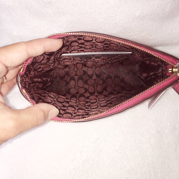 Authentic Coach Wristlet (coral in color) NWT - Picture 6 of 7