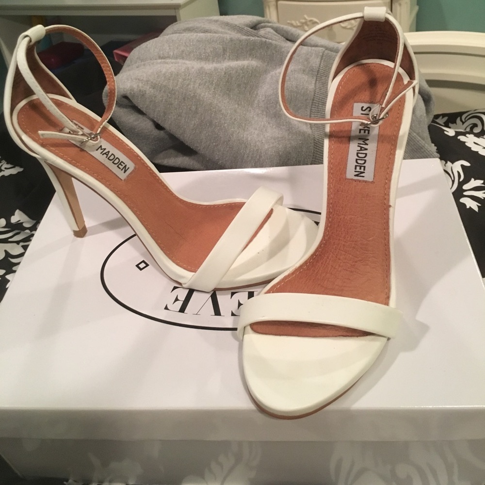 Steve Madden white Stecy heels size 6