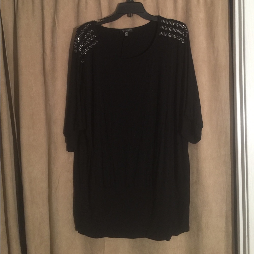 Black Top w Silver Accents on Shoulders by Spense