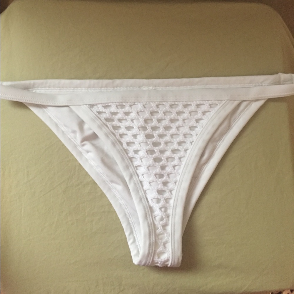 White Aerie bottoms never been worn size M