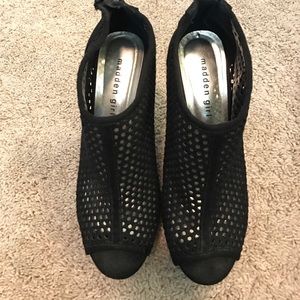 Madden Girl Black Wedges