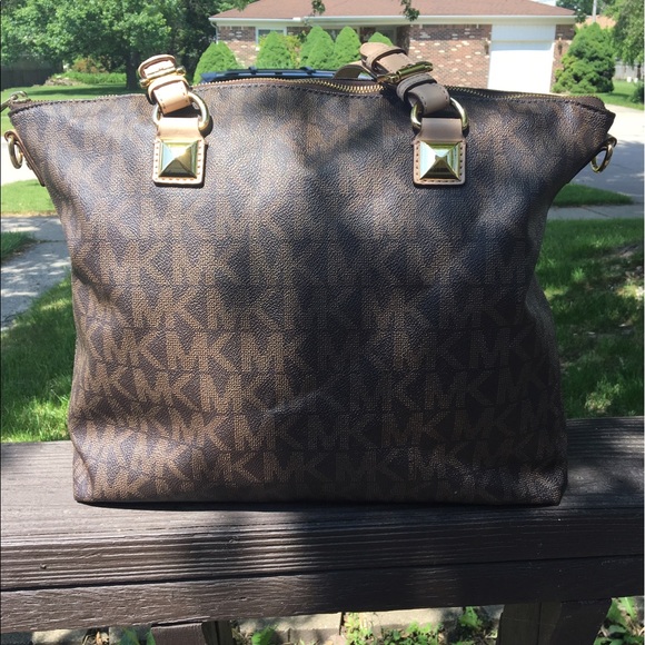 Michael Kors Handbags - Authentic Michael Kors brown jet set tote
