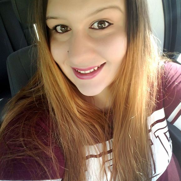 Meet your Posher, Cassandra - Picture 1 of 1