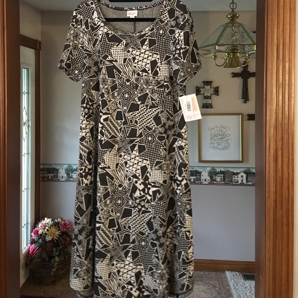 LuLaRoe Carly