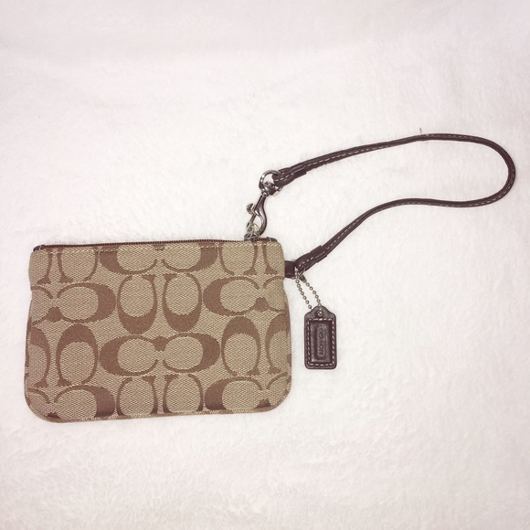 Authentic Signature Coach wristlet - Picture 2 of 6