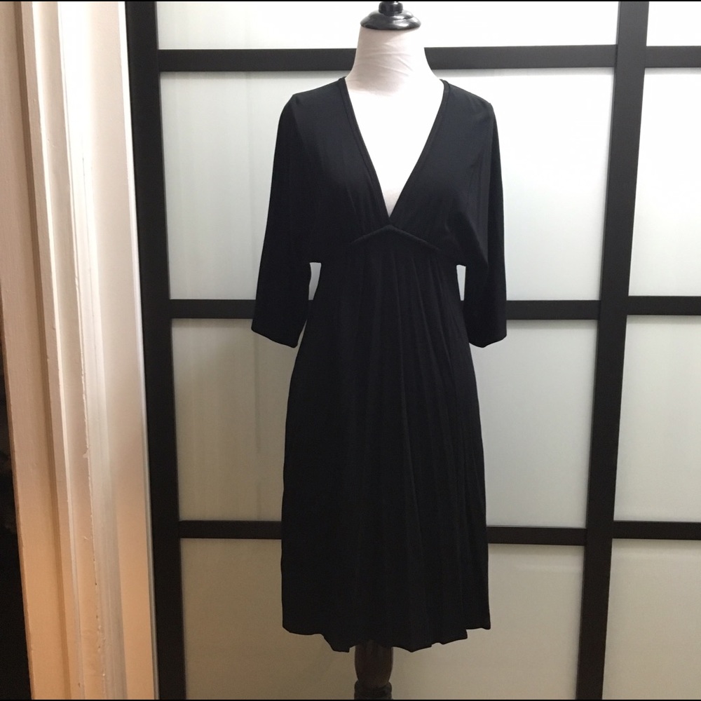 Max Studio Deep V Gathered 3/4 Sleeve Dress