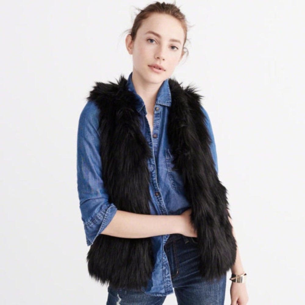 Abercrombie & Fitch faux fur vest