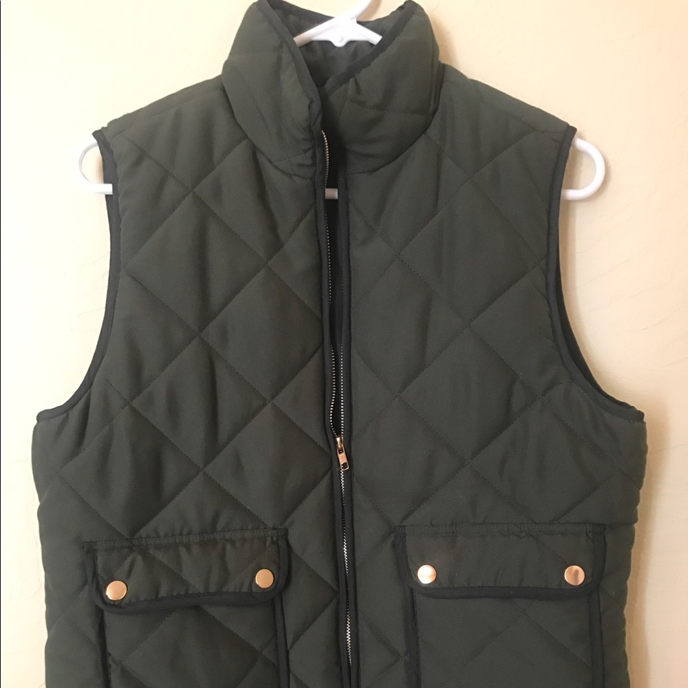 Army Green Puffer Vest! J. Crew look a like!