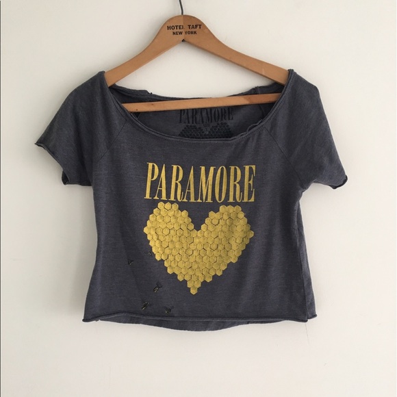 Tops - Sale! Paramore crop beehive tee