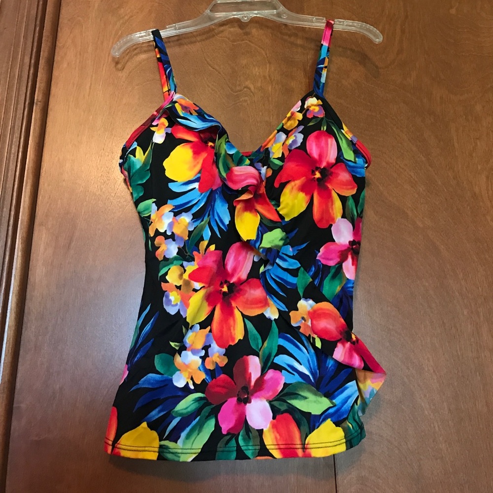 Flowered tankini swimsuit top