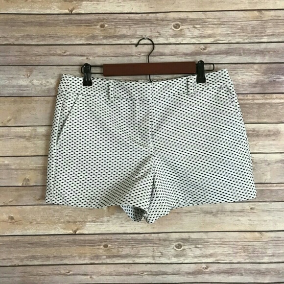 ❌ SOLD ❌ LOFT Polka Dot Shorts - Picture 1 of 5