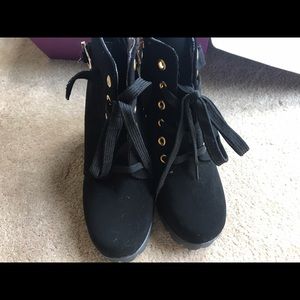 Black heeled low boots