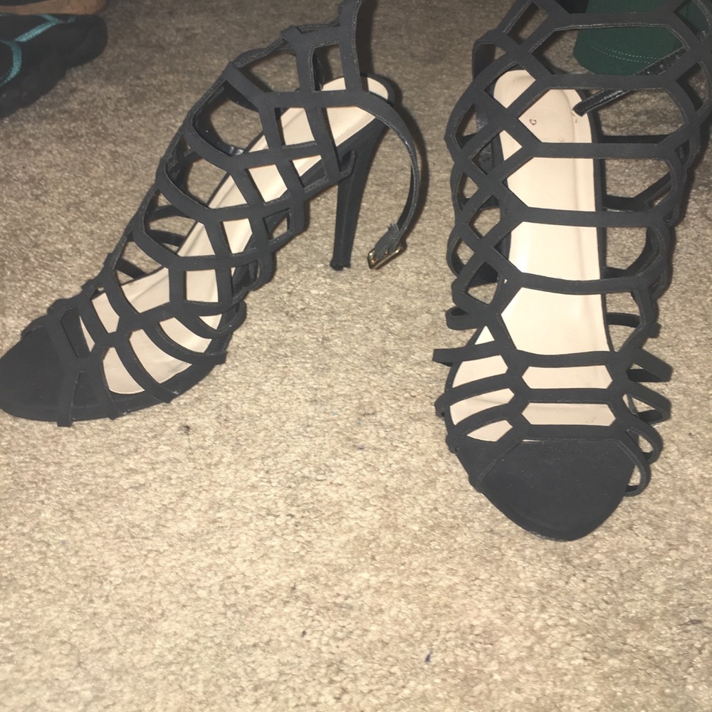 Sandals - Picture 2 of 3