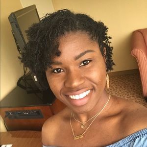 Meet your Posher, Andrea