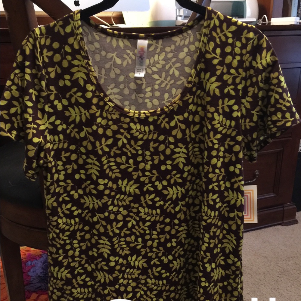Lularoe Classic Tee