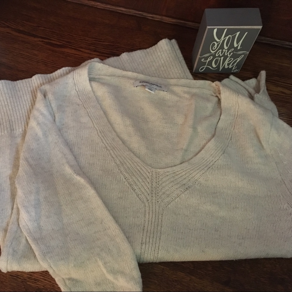 Quarter sleeve cream heathered sweater