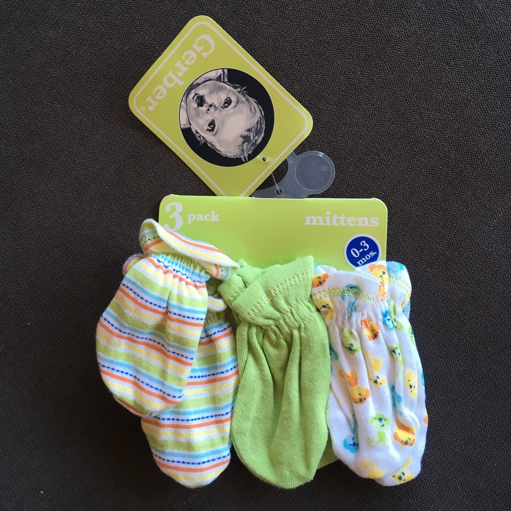 Newborn mittens