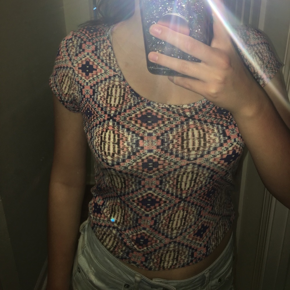 Crop top! - Picture 2 of 4