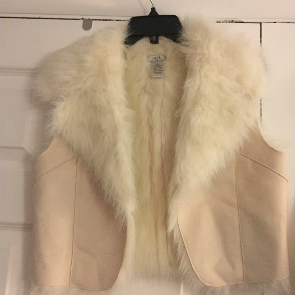 Cache vest