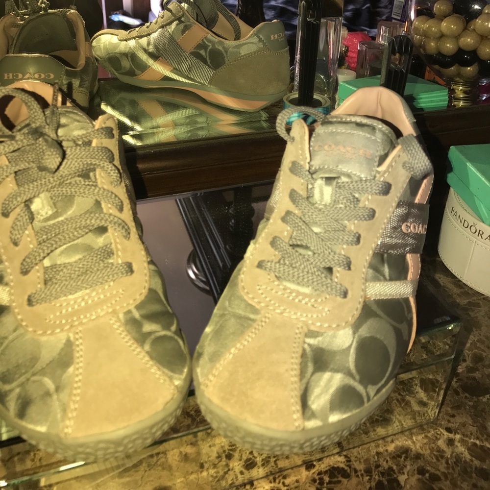 Coach 6.5 gym shoes
