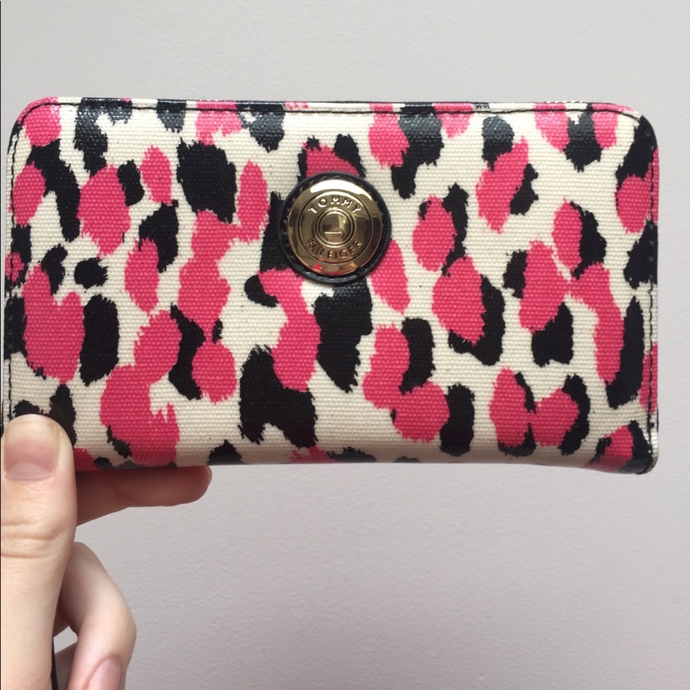 Tommy Hilfiger Wristlet