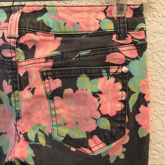 Celebrity Pink Girls Floral Jeans - Picture 4 of 5