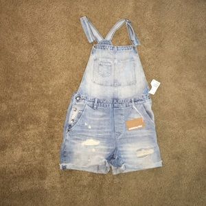 Overall shorts