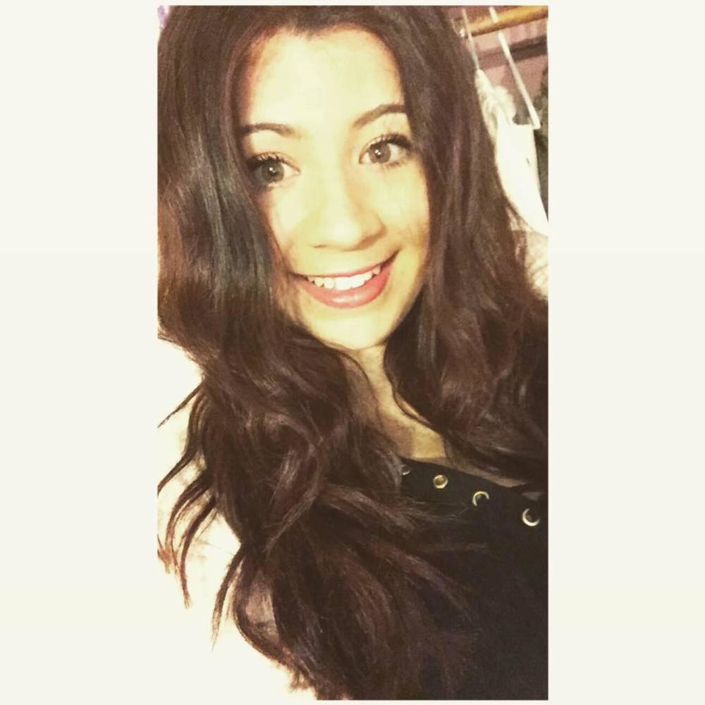 Meet your Posher, Elyssa