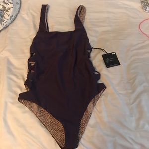 Blackberry Hideaways Fullpiece