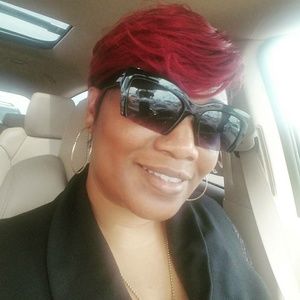 Meet your Posher, Latosha