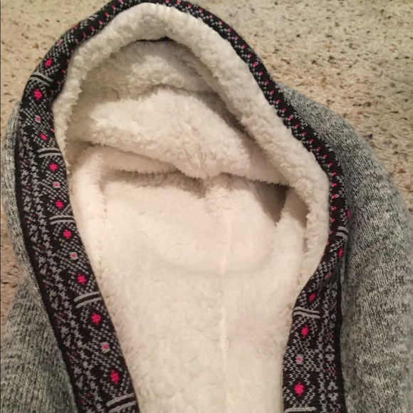 Fluffy jacket:) - Picture 4 of 4