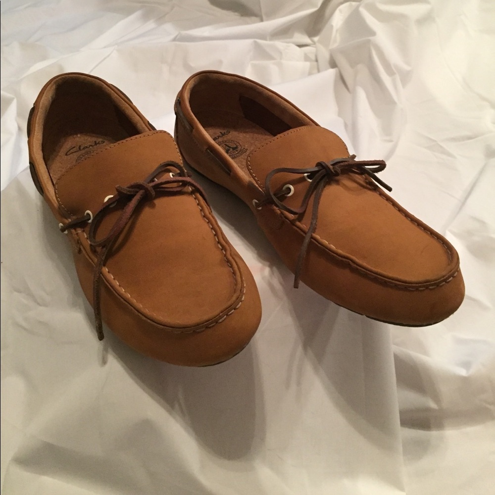 Men's Sz 12 Clarks Chukka Desert Tan Suede Loafer