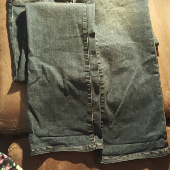 Jeans - Picture 3 of 4